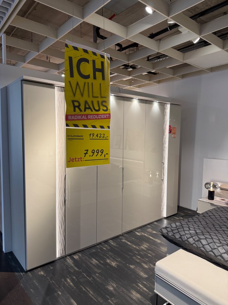 Drehtürenschrank Dieter Knoll 300x216x59 – XXXLutz Fellbach
