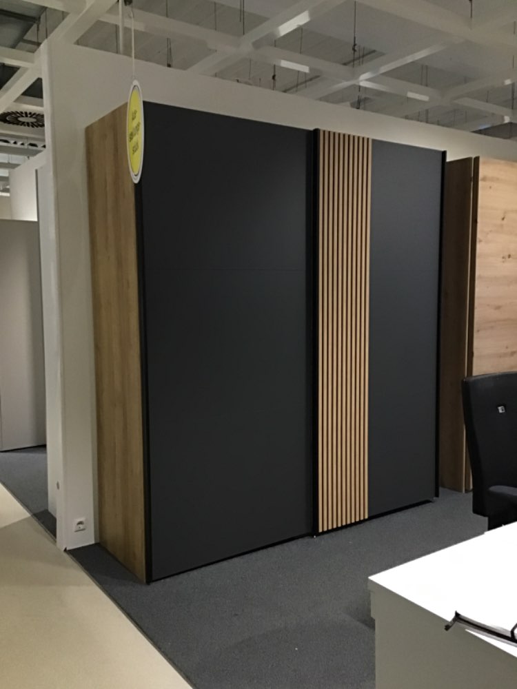 Schwebetürenschrank Slideline