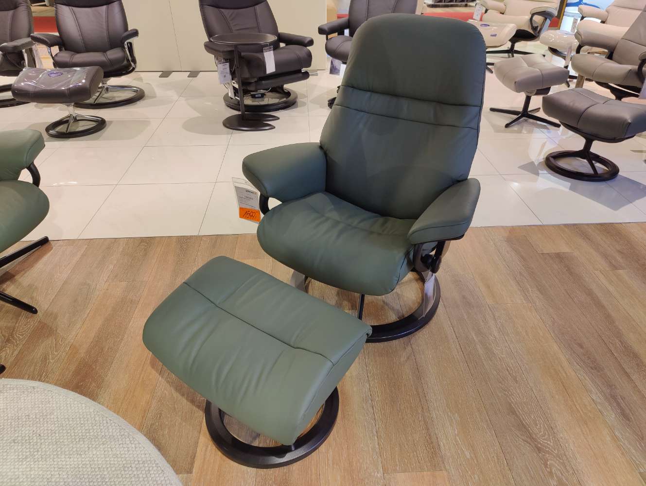 STRESSLESS – Sessel + Hocker – Sunrise – M – Signature