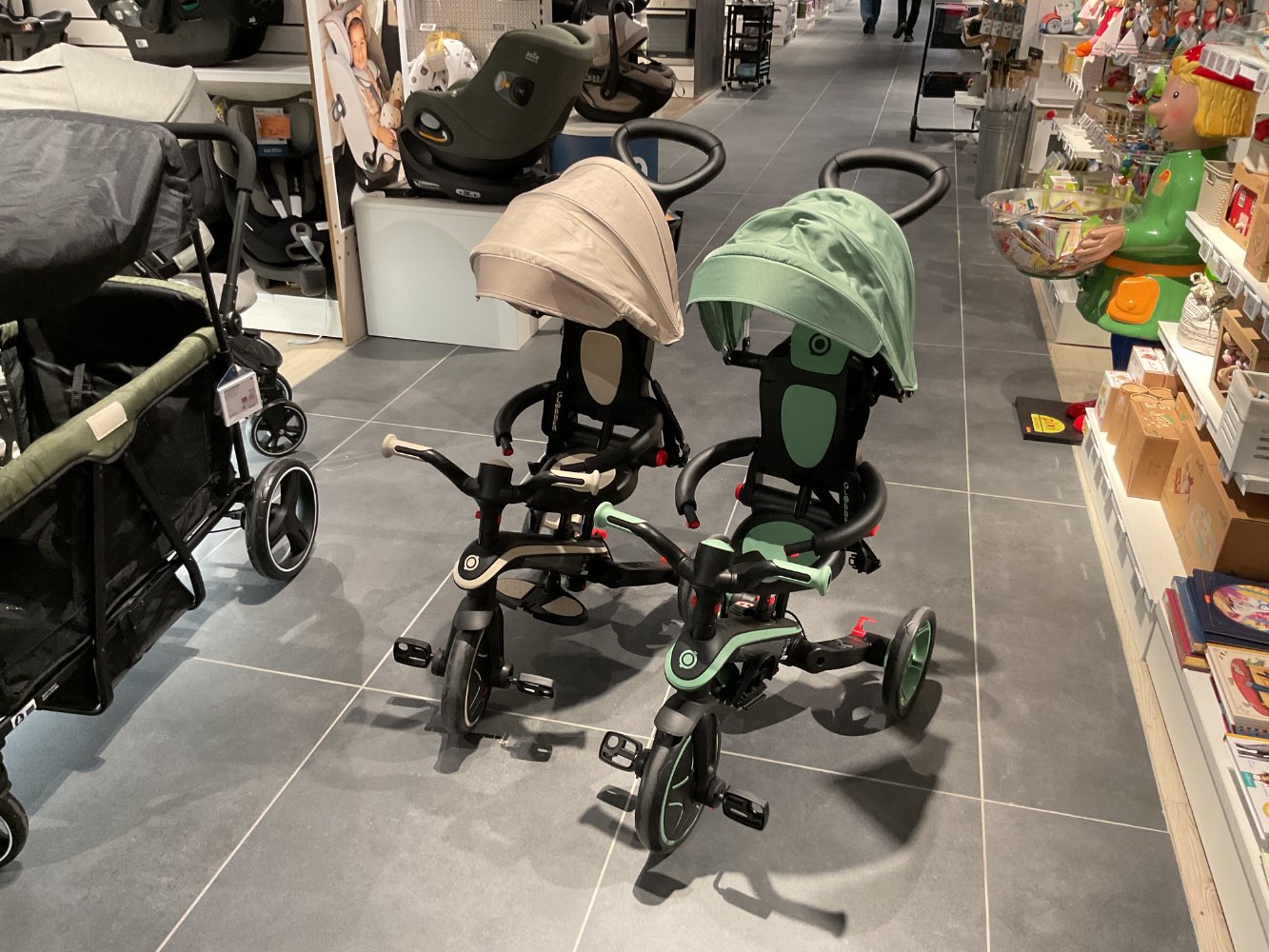 XXXLutz Ausstellungsstück Möbel Dreirad Trike Taupe, grün, rosa