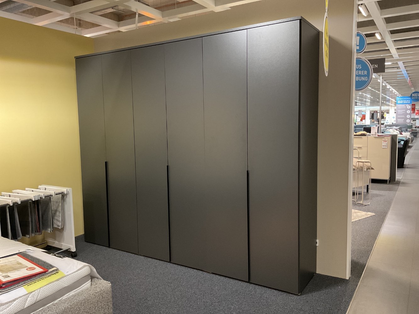Kleiderschrank