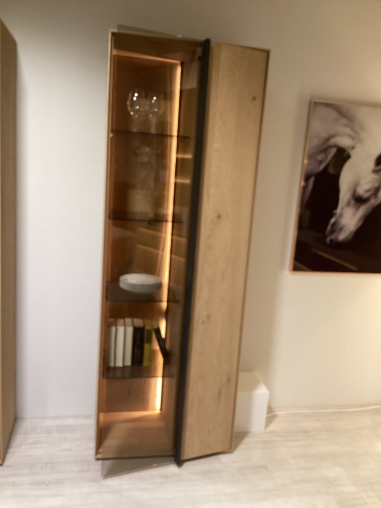 Vitrine rechts