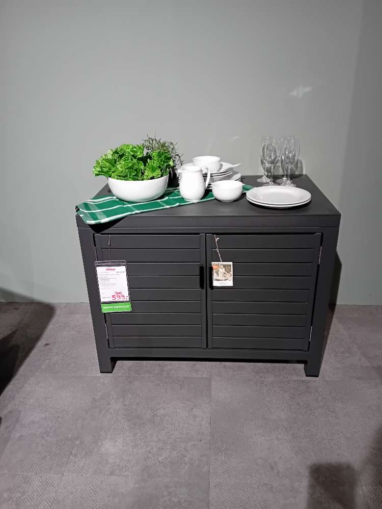 Outdoor Kitchen Mitte niedrig