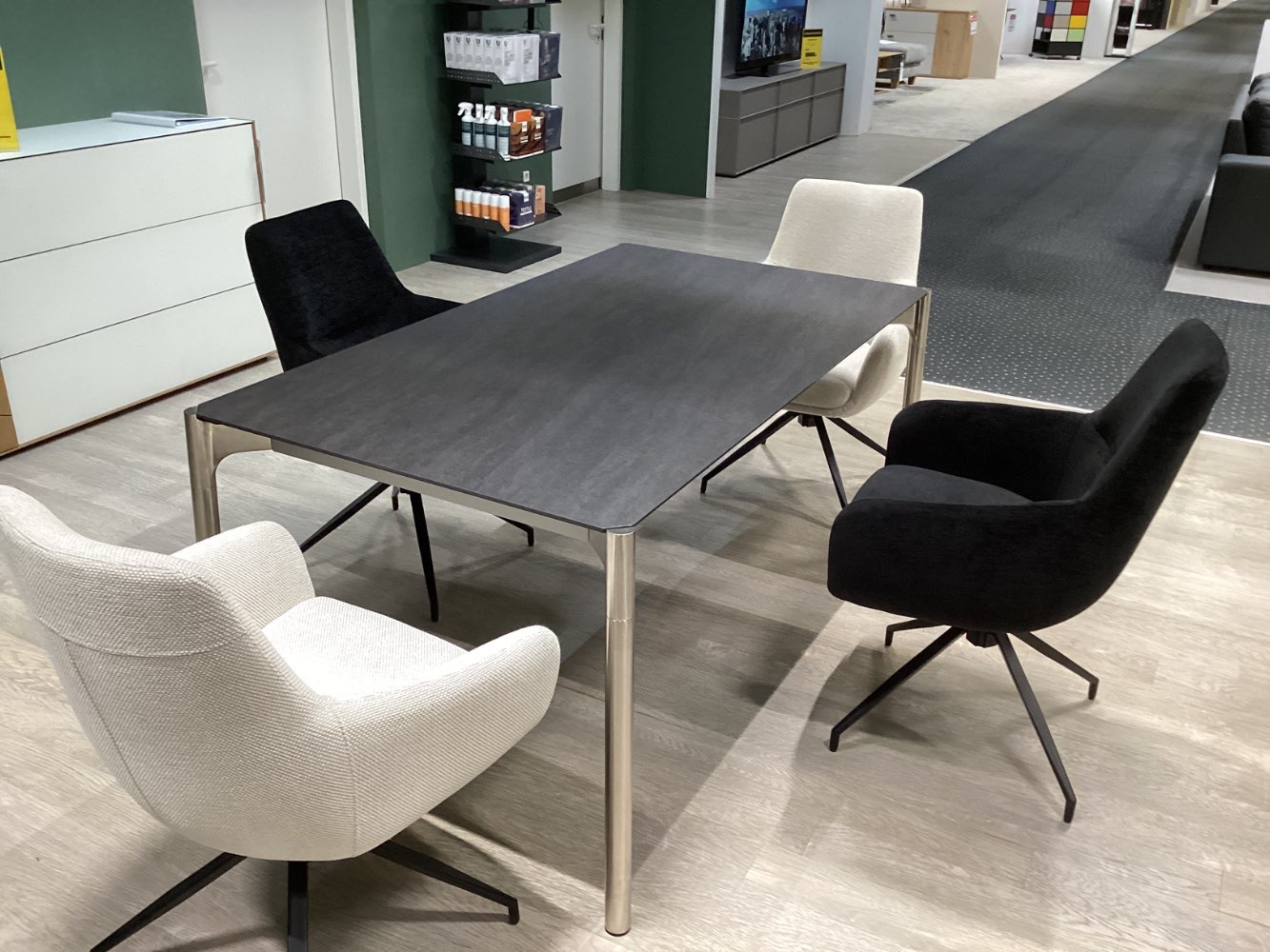 Essgruppe Tisch mit 4 Stühlen