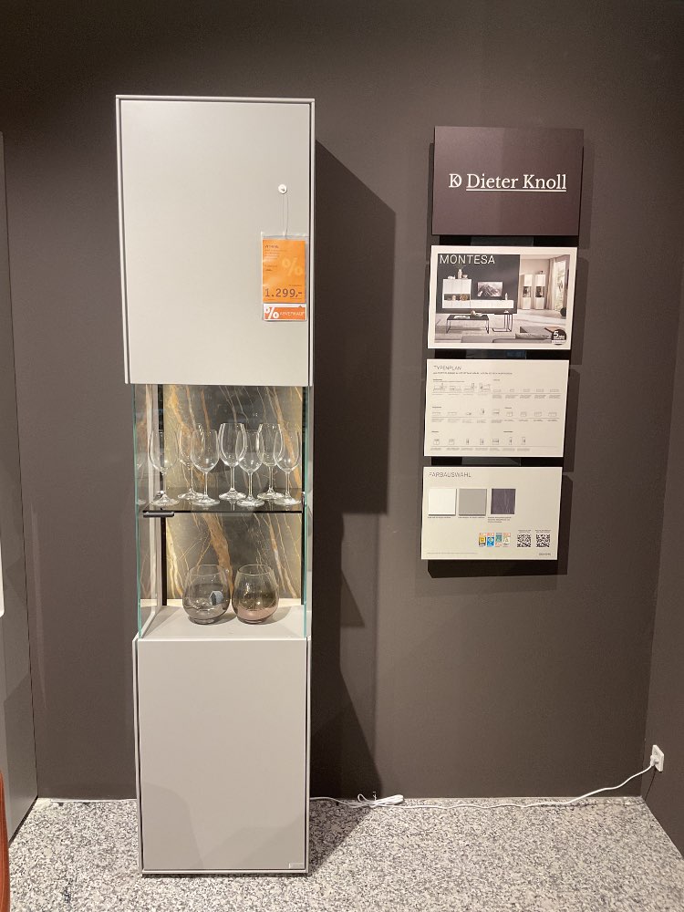 Vitrine Montesa Wöstmann Lack Samtgrau, XXXLutz Karlsruhe