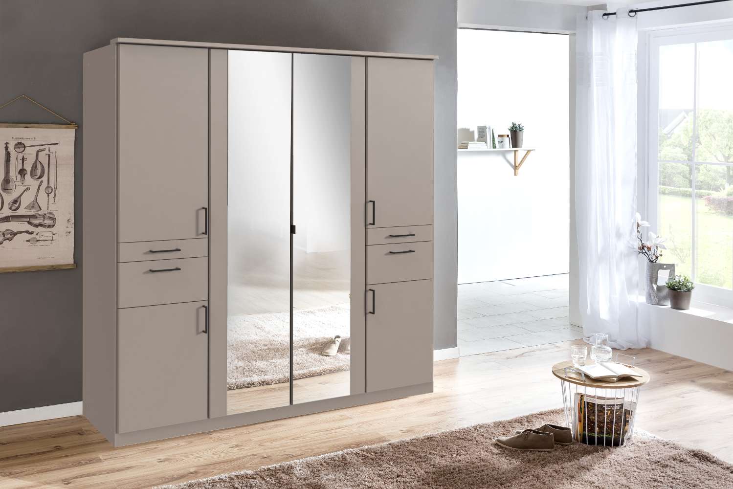 Drehtürenschrank