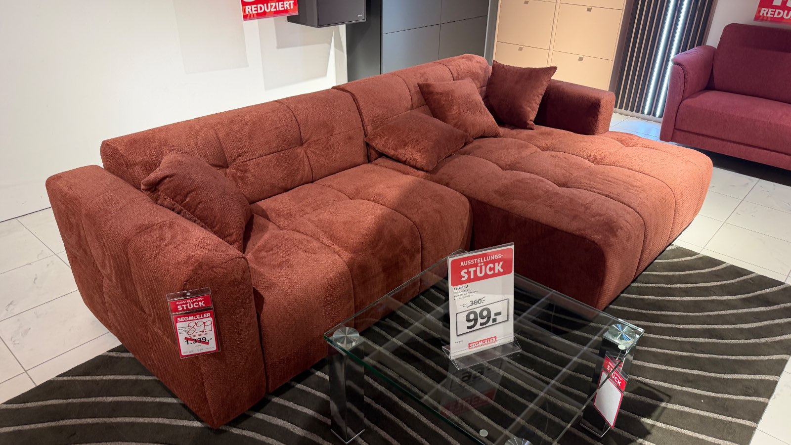 Sofa ca. 287 x 172 cm in rot