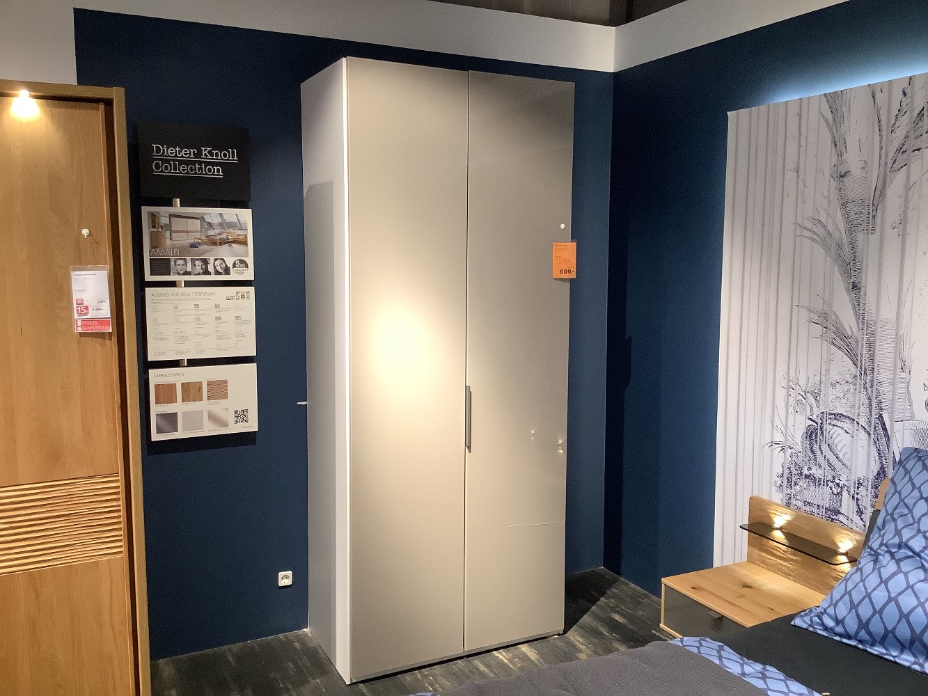 Drehtürenschrank