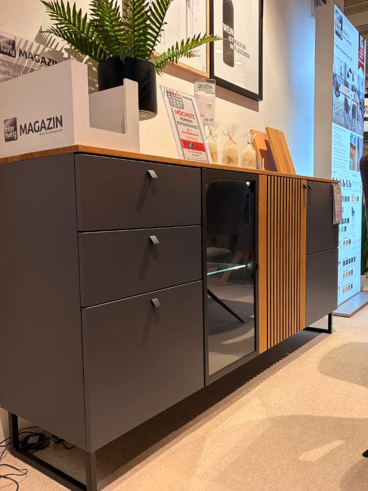 Interliving Sideboard mit Massivholz