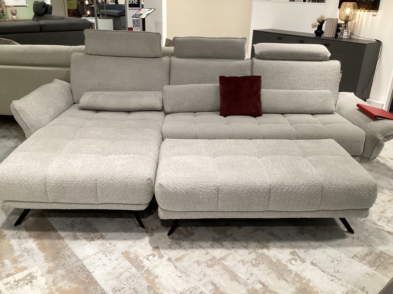 Ecksofa mit Hocker