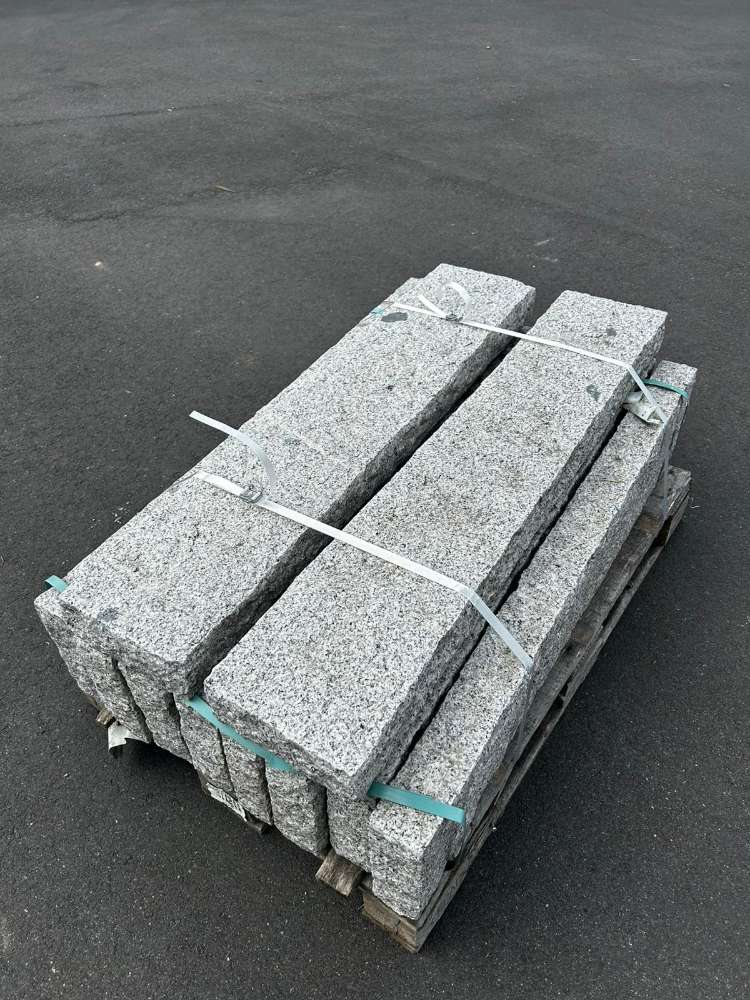 Granit Stele 8x25x125cm