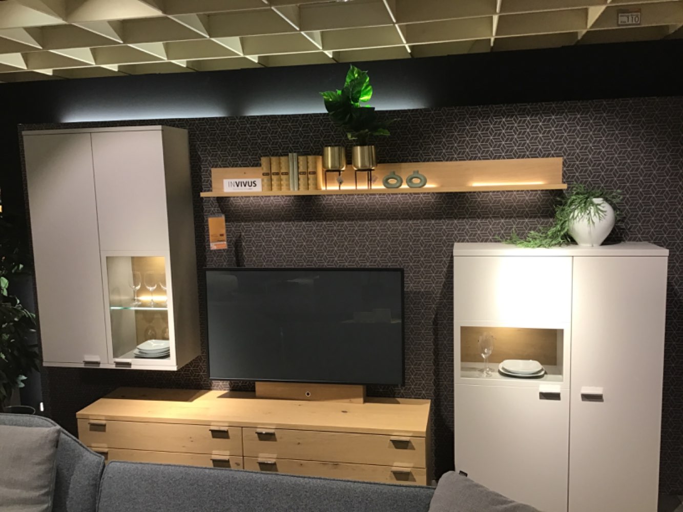 Möbel. Wohnwand Interno Lack grau XXXLutz Hirschaid