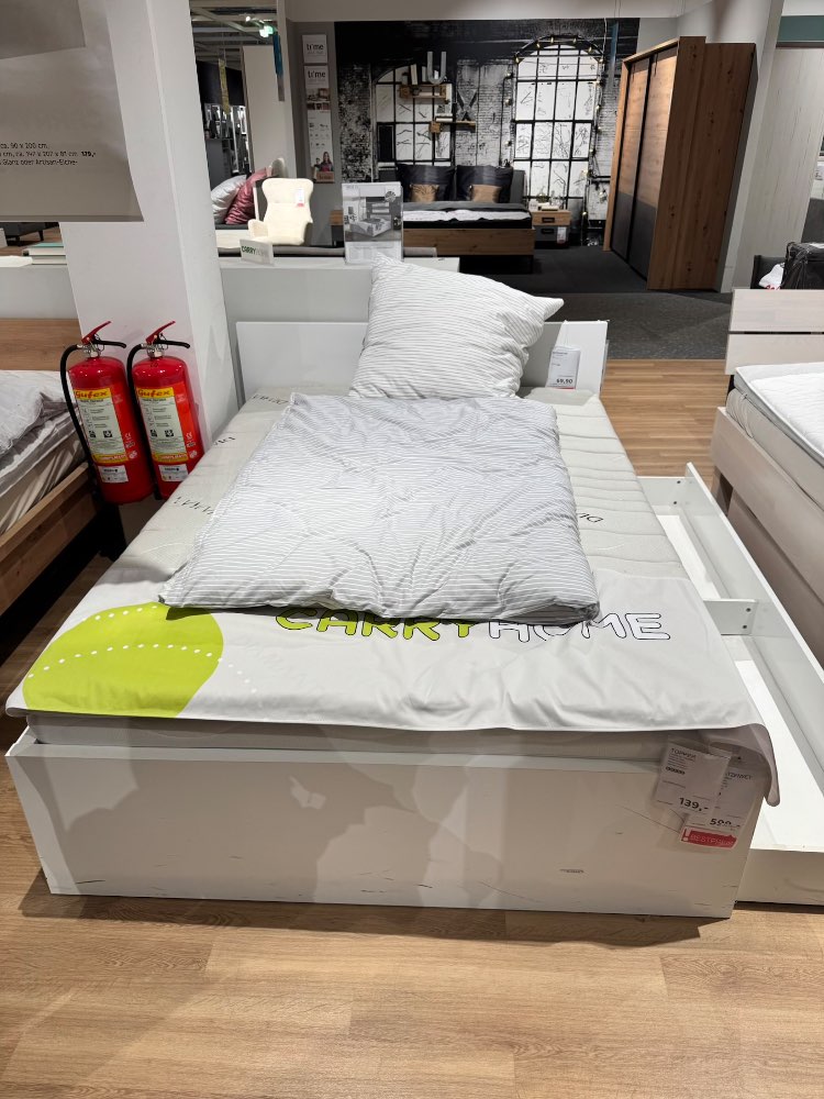 MÖBEL Bett Malmö