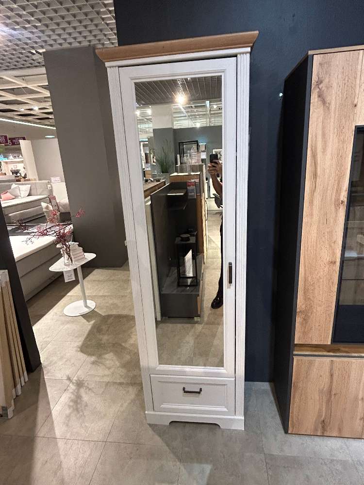 JW Garderobenschrank