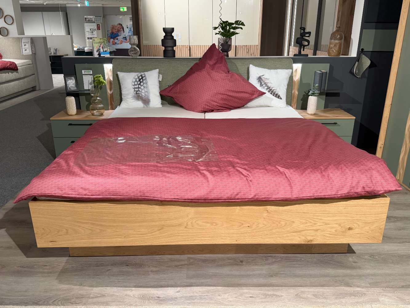 Schlafzimmer komplett / Balkaneiche Green mit LED