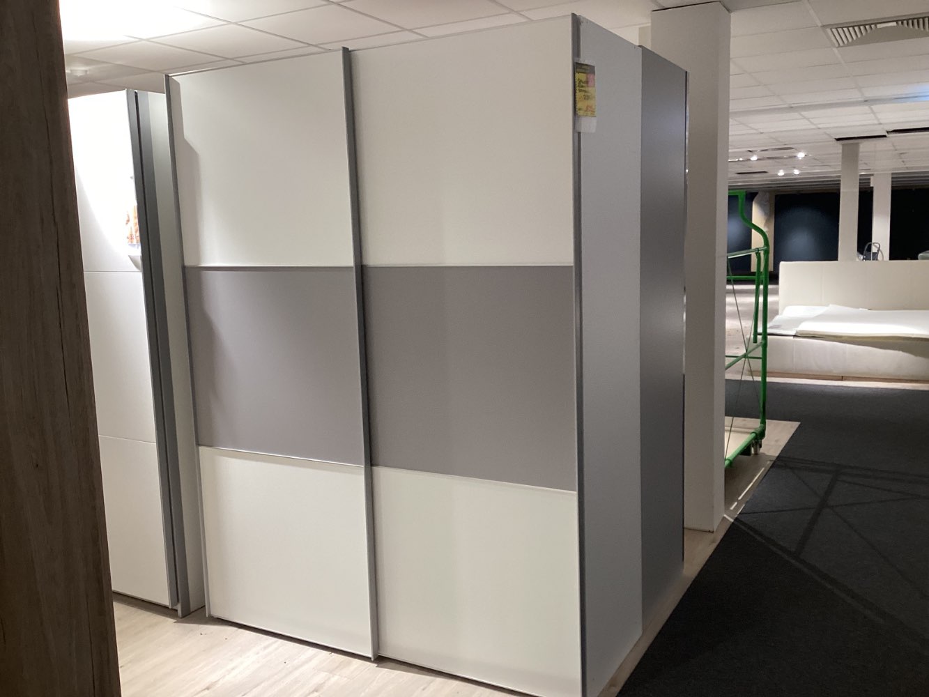 Möbel Staud Schwebetürenschrank Complete 167x222x68cmWeiß XXXLutx