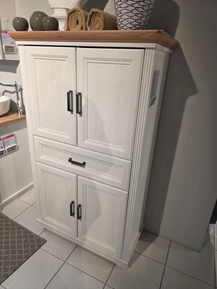 Badewzimmerschrank