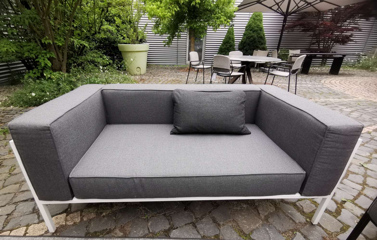 Möbel, Zumsteg, Sofa ICONIC 2-sitzig, Outdoor, Stoff grau