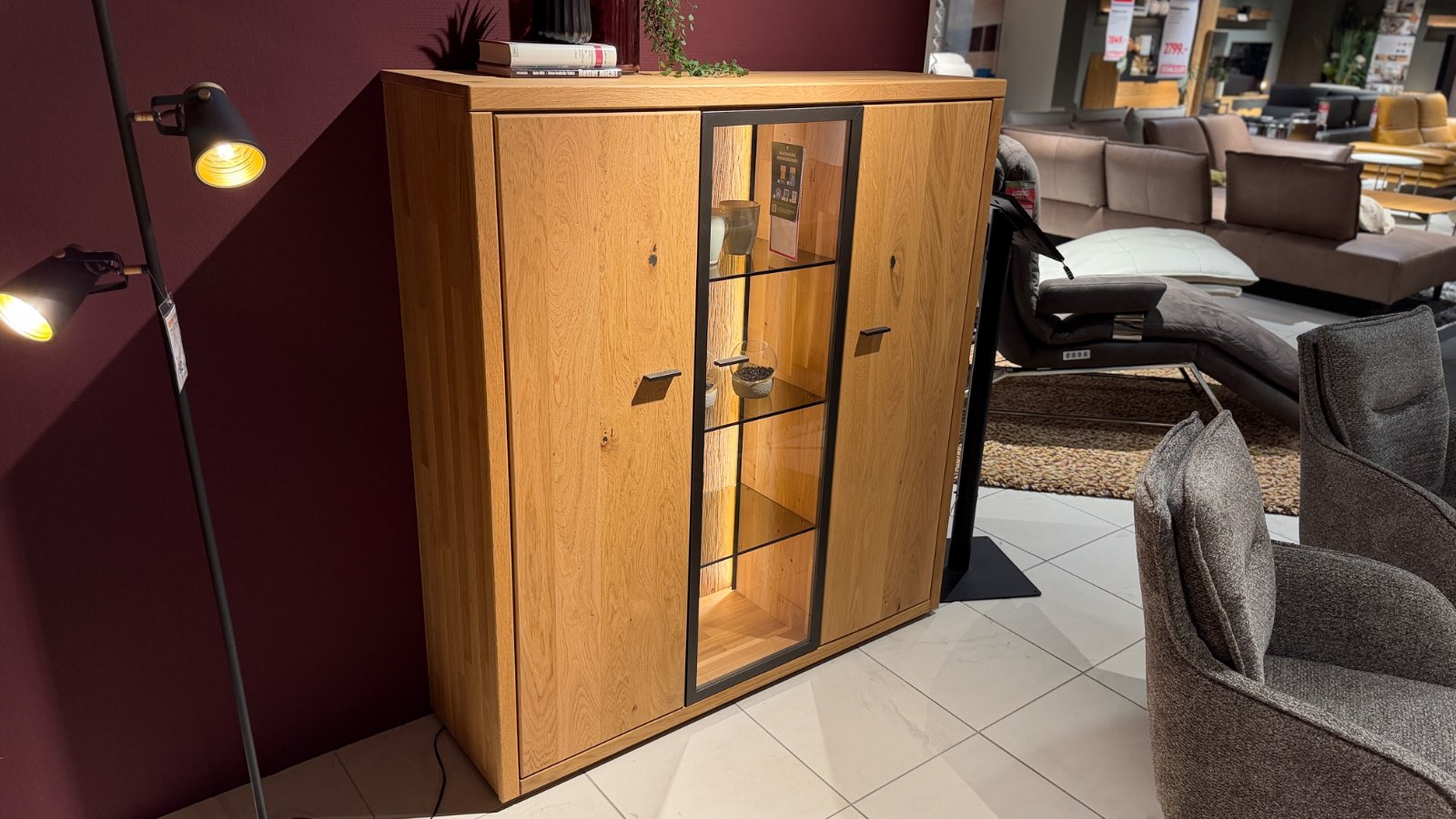 Highboard ca. 128 x 138 x 37 cm in Wildeiche massiv