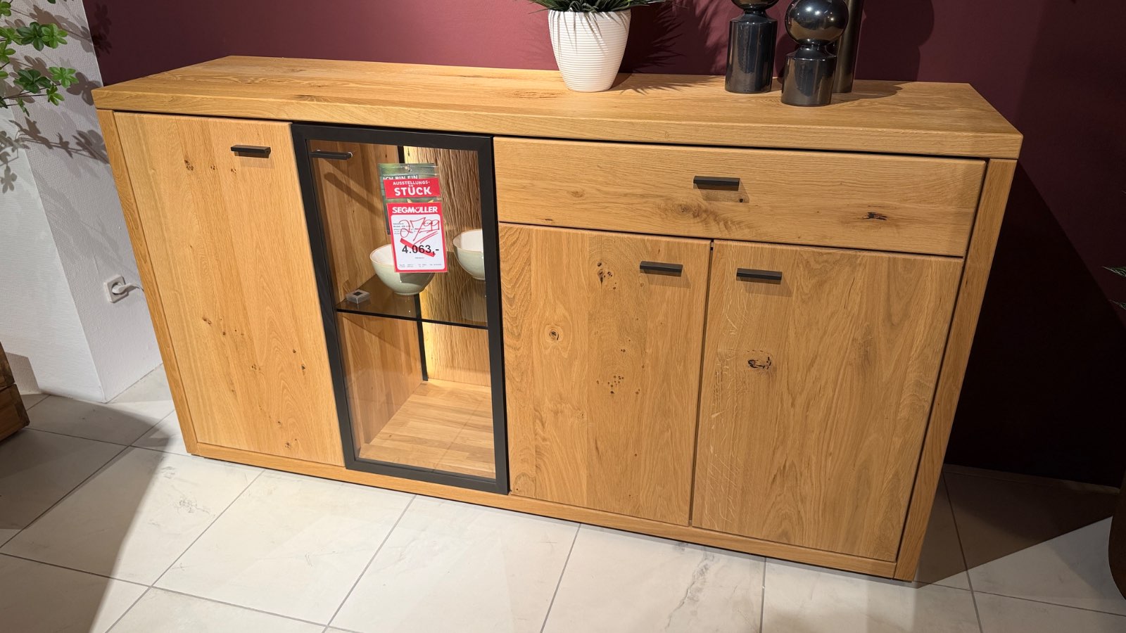 Sideboard ca. 168 x 90 x 45 cm in Wildeiche massiv