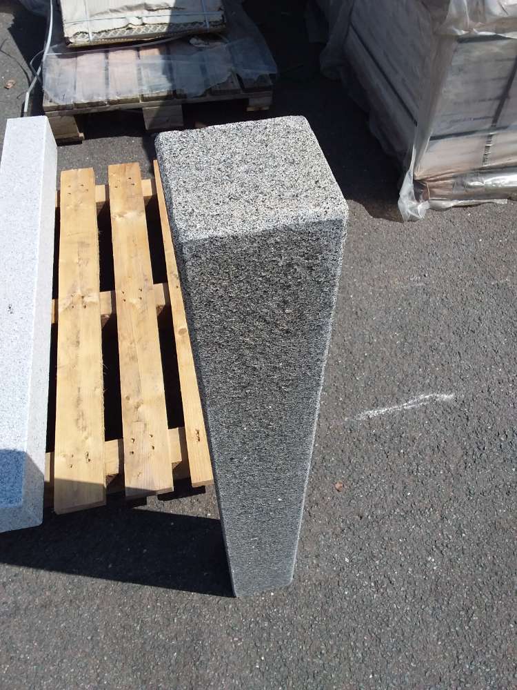 Palisaden Granit 12x12x100 anthrazit Naturstein Outlet