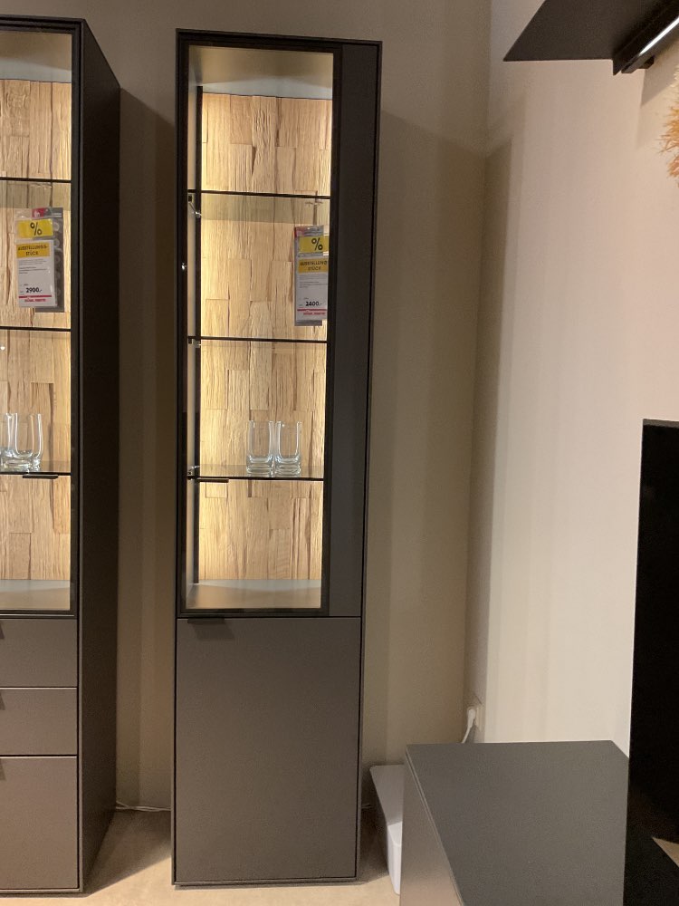 Vitrine rechts