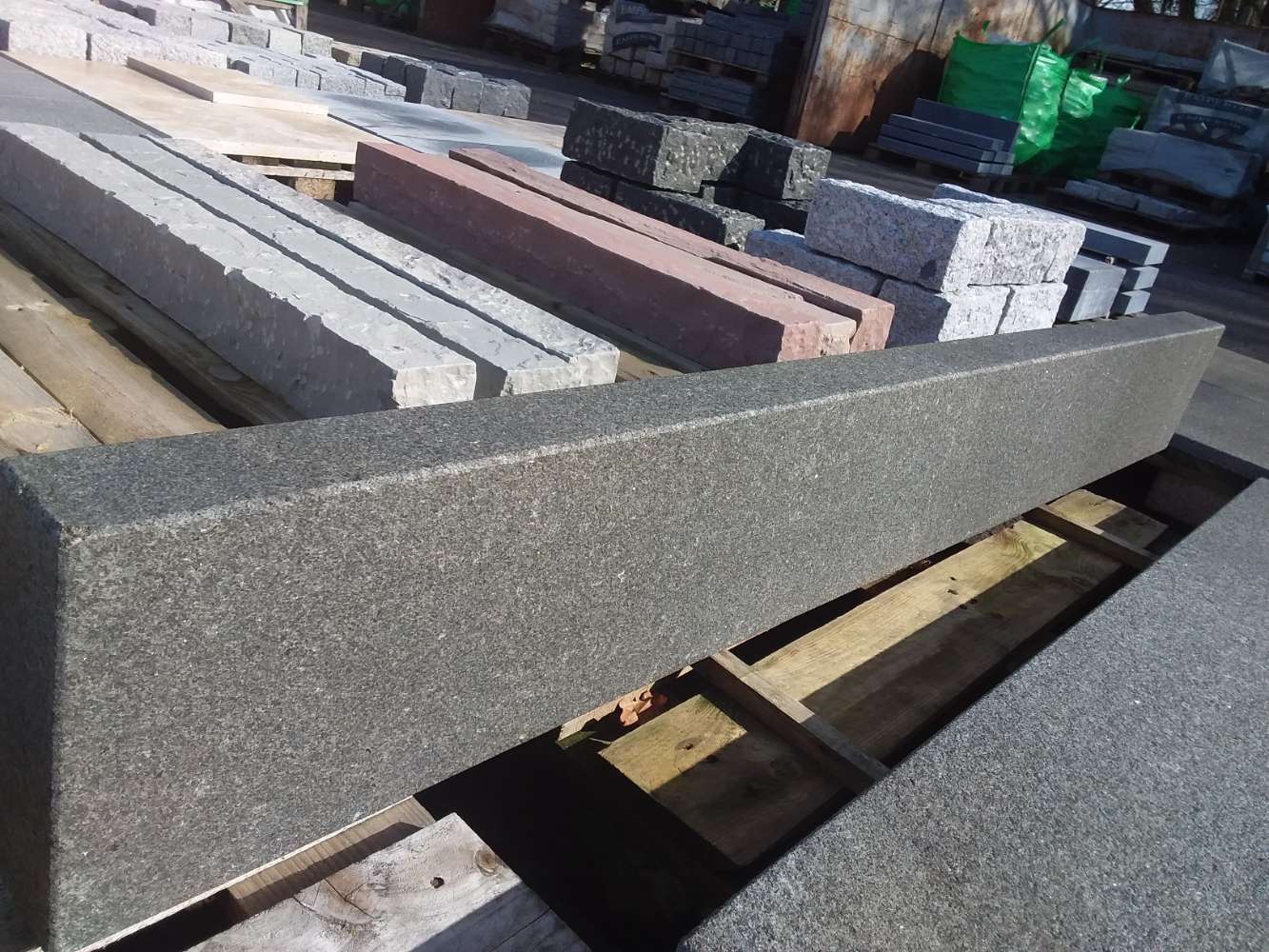 Palisaden Naturstein 8x25x125 Granit Gabbro Seltra Outlet