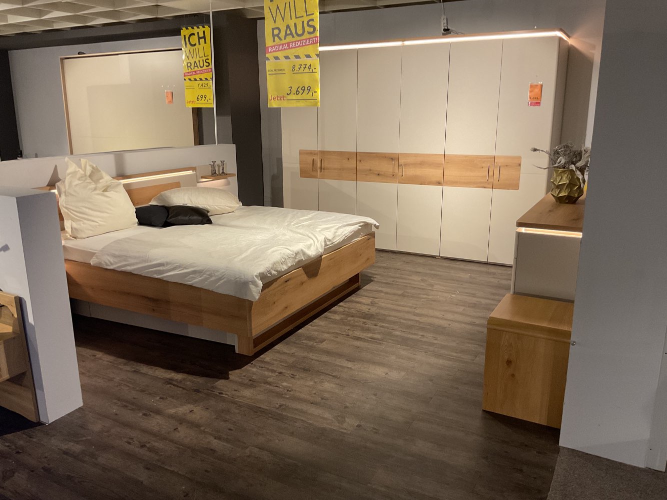 Möbel,Lindaro,Schlafzimmer Malaga,Kashmir-Eiche,LED,XXXLutz
