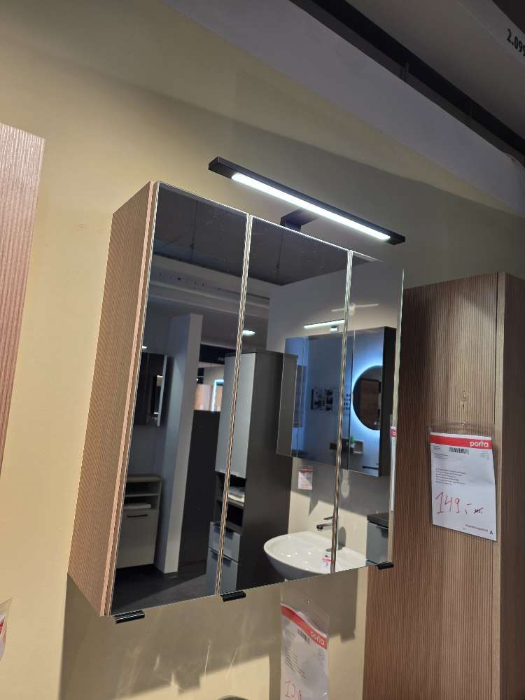 Spiegelschrank