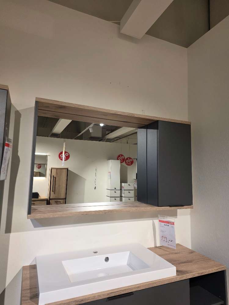 Spiegelschrank