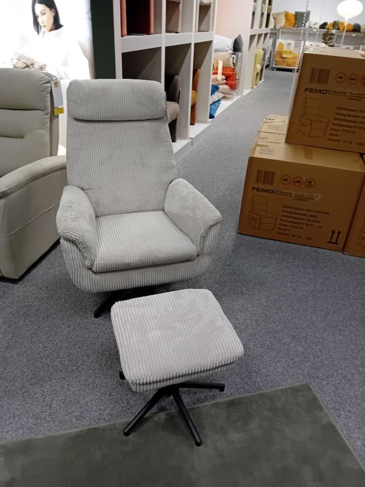 RELAXSESSEL MIT HOCKER