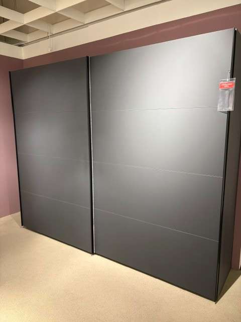 Schwebetürenschrank