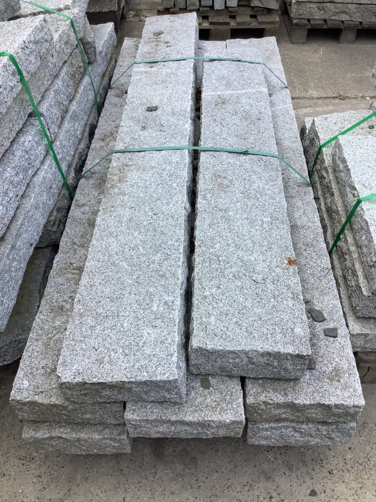 ⭐️ SONDERPOSTEN ⭐️ – Palisaden, Granit, 10x25x200cm