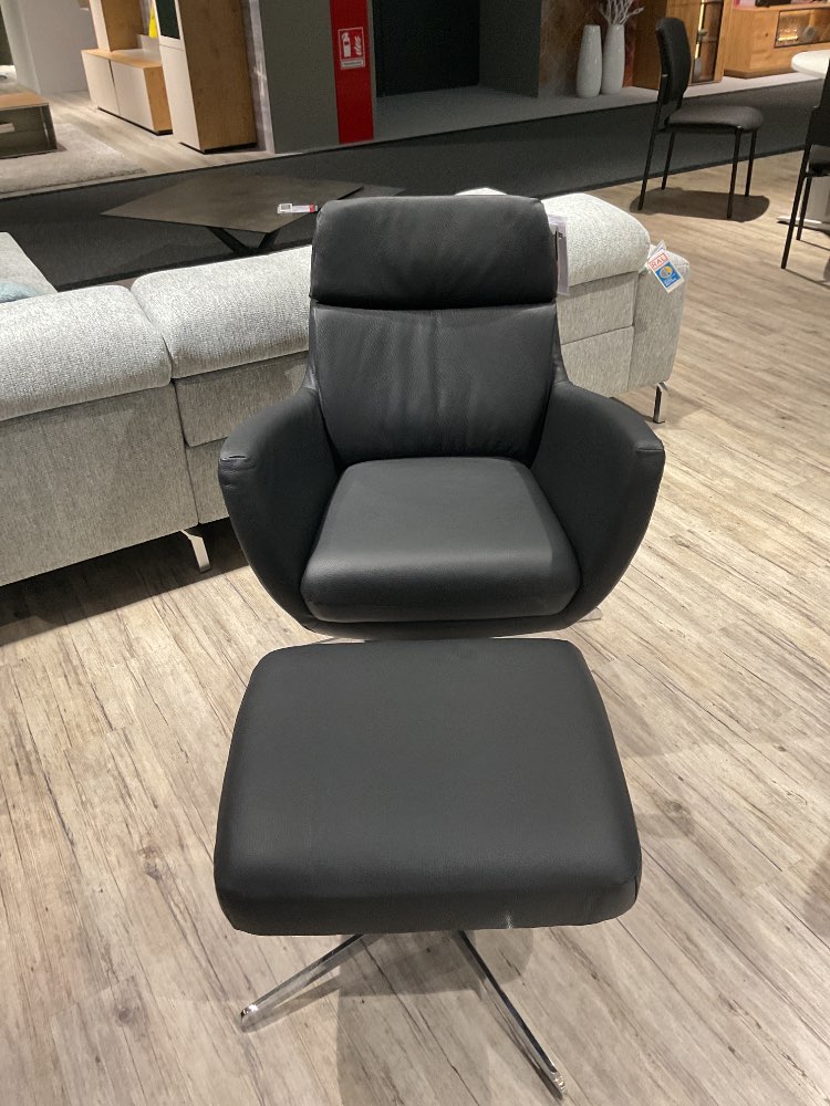 Drehsessel inklusive Hocker