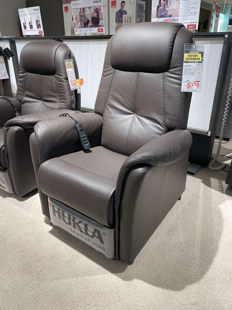 Relax-Sessel mit motorischer Relaxfunktion und Aufstehhilfe