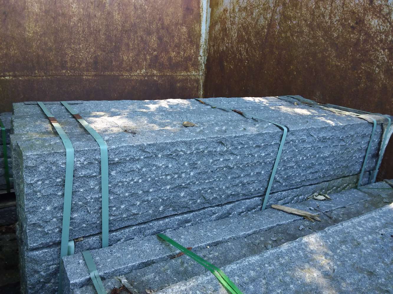 Granit Palisaden 10x25x150 cm, anthrazit Naturstein Stelen