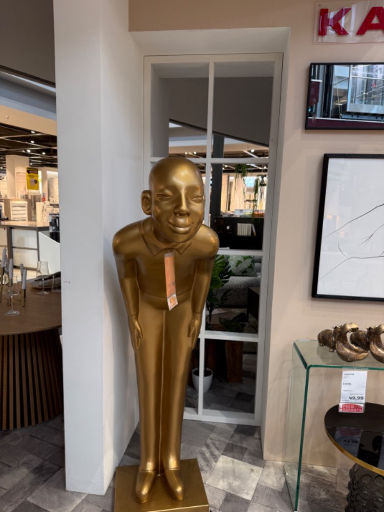 SKULPTUR WELCOME GUEST