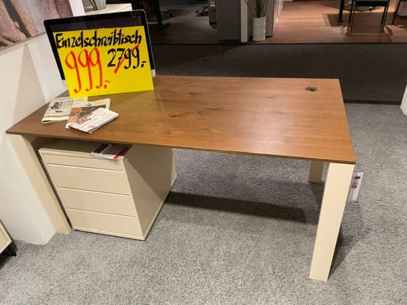 Einzelschreibtisch Vierfuß