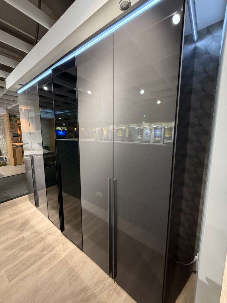 Kleiderschrank 6-Türig von „JOOP“