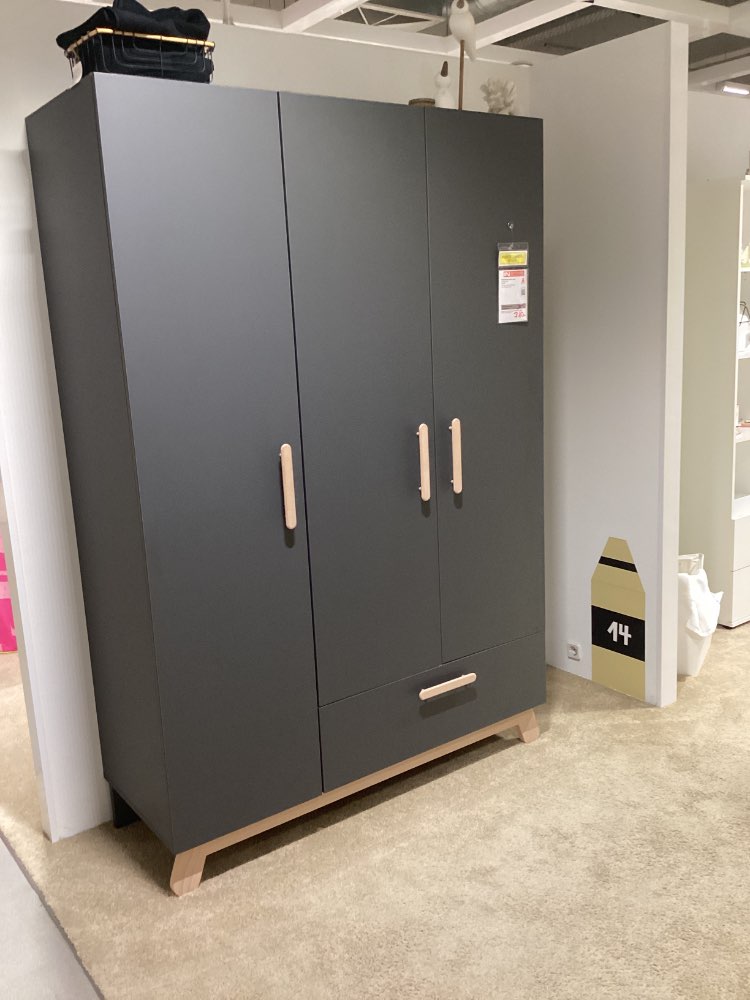 Baby Kleiderschrank