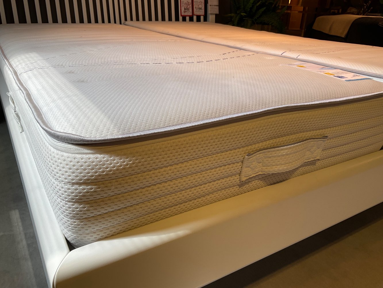 Schaum Matratze Delight (Airline) H2