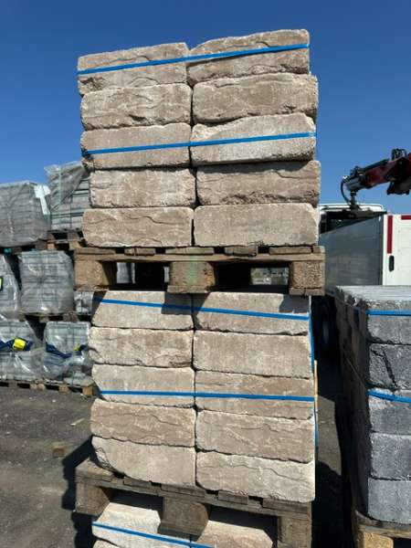 Burgmauer Felsstruktur 36,5x24x12,5 cm cappuccino (2.Wahl)