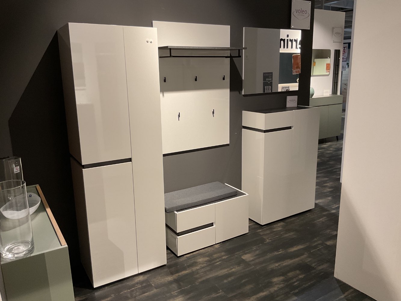 XXXLutz Ausstellungsstück Möbel Garderobe Yes weiß Hochglanz grau