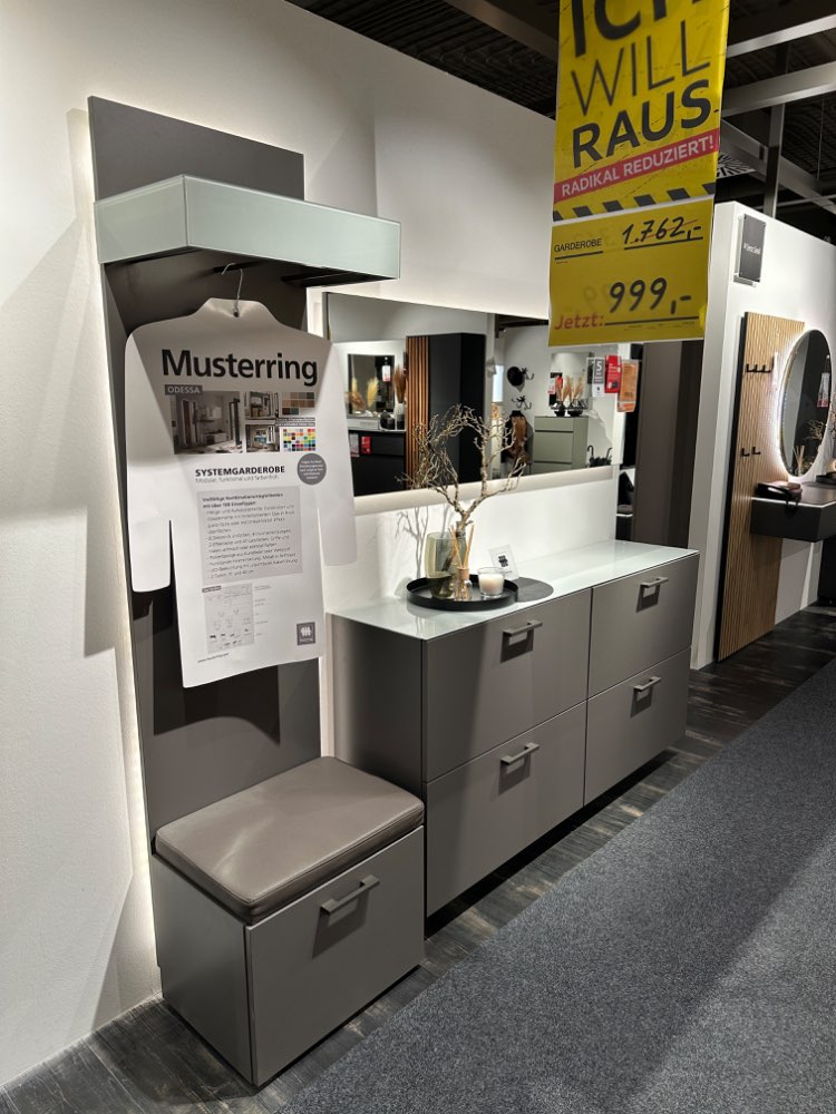 GARDEROBE ODESSA -MR-
