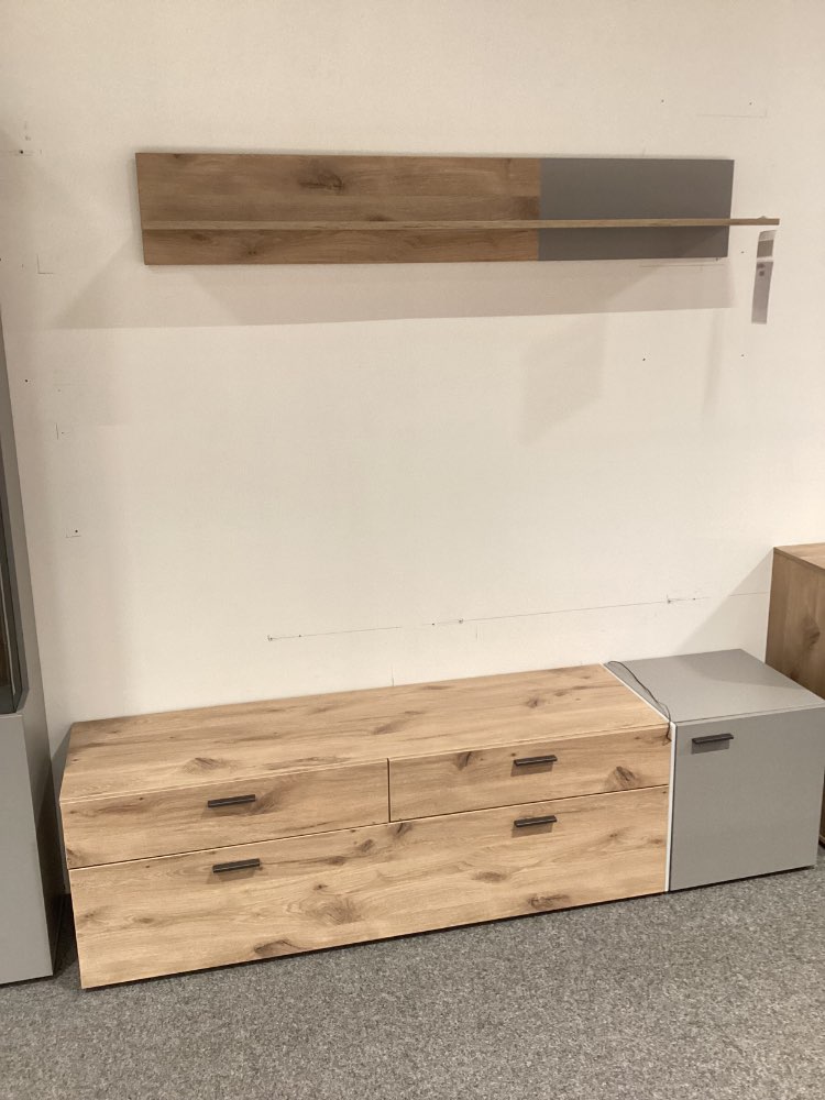 Lowboard mit Wandboard