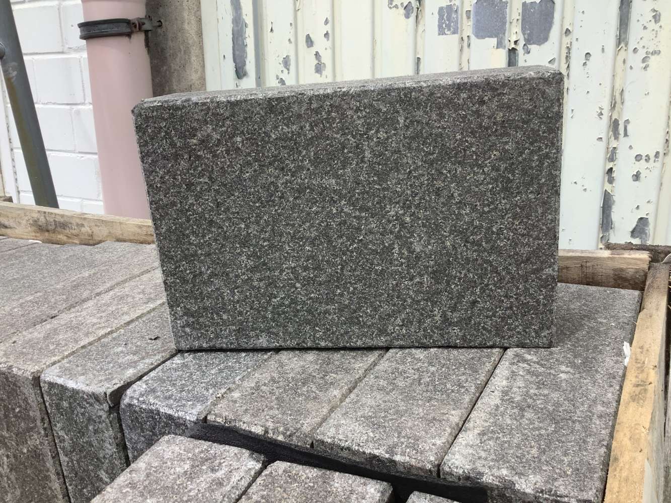 ⭐️ SONDERPOSTEN ⭐️ – Palisaden, Basanit, schwarz, 8x20x30cm
