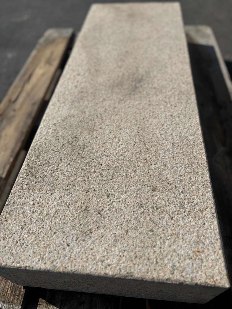 BLOCKSTUFEN GRANIT SOL (gestockt) 15x35x100cm -AUSLAUFARTIKEL-