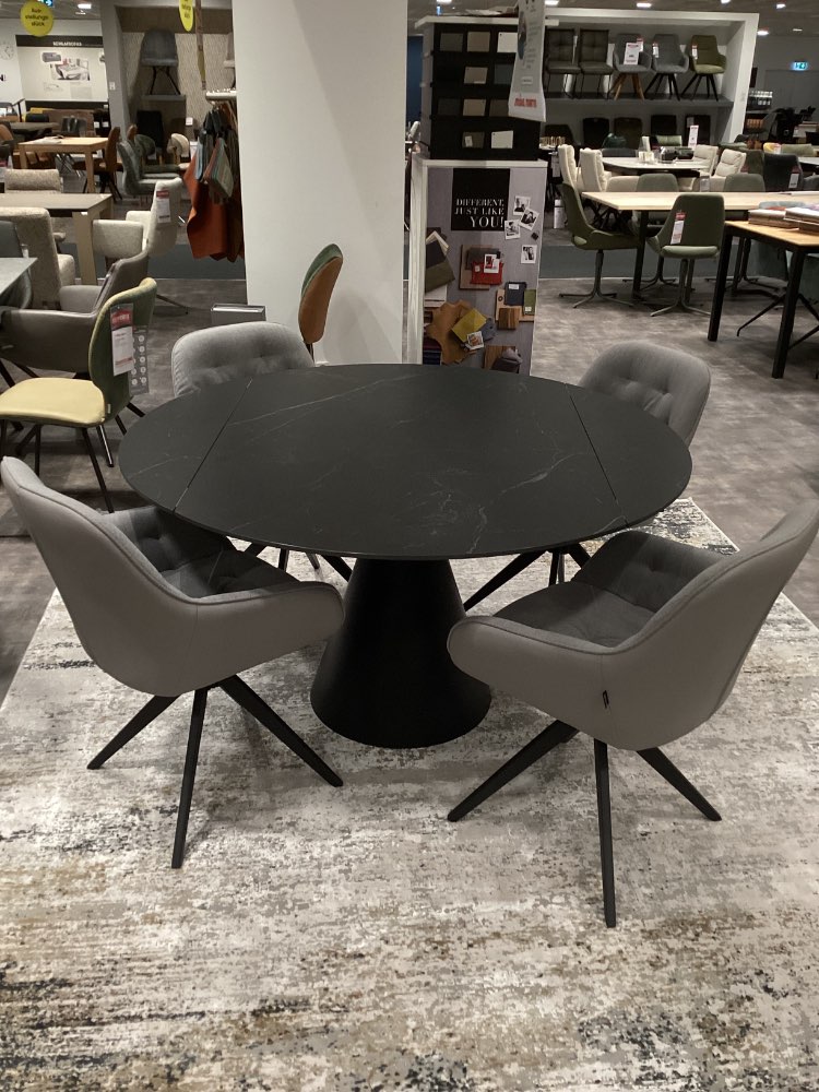 Essgruppe mit ausziehtisch