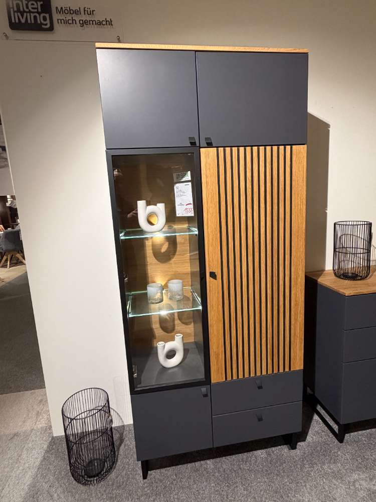 Vitrine / LED / Quarzgrau