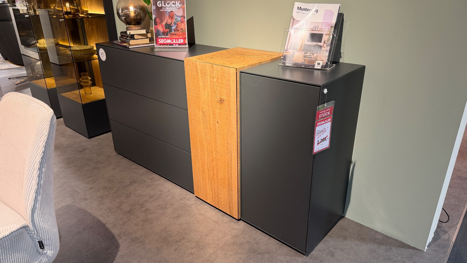 Sideboard ca. 181 x 92 x 46 cm in Kernbuche Umato/Lack anthrazit